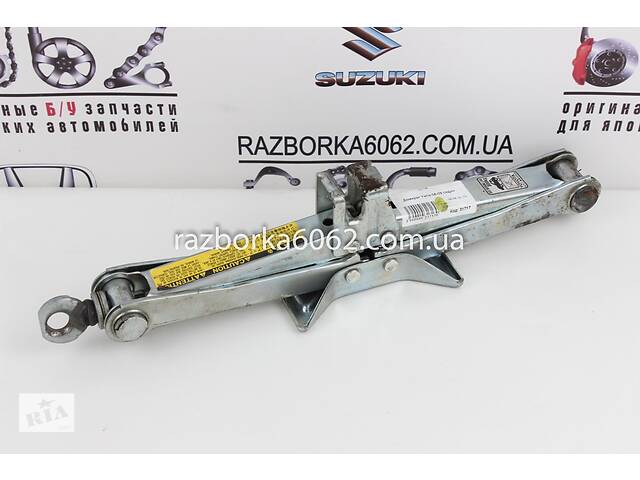 Домкрат Toyota Yaris USA 2006-2009 седан 0911147010 (31717)