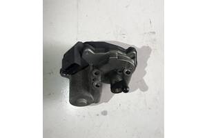 дросельна заслонка Skoda Octavia A5 2.0tfsi 2004-2008. 06F133482B