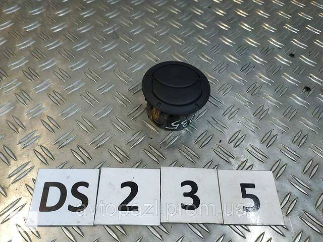 DS0235 8200212480 дефлектор приточного повітря Renault (RVI) Logan 2 13- Sandero 1 08- Master 3 10- 0