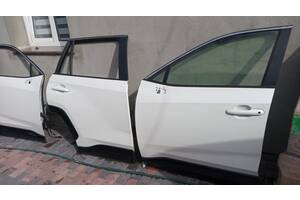 Двері передні для Toyota Rav 4 2015-2020