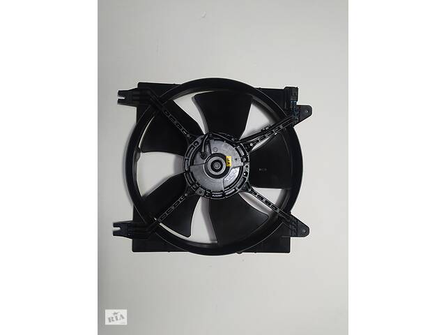 Дифузор вентилятор основного радіатора Chevrolet lacetti Daewoo Nubira Genta Rezo (2002-2010 р. в) 96553375