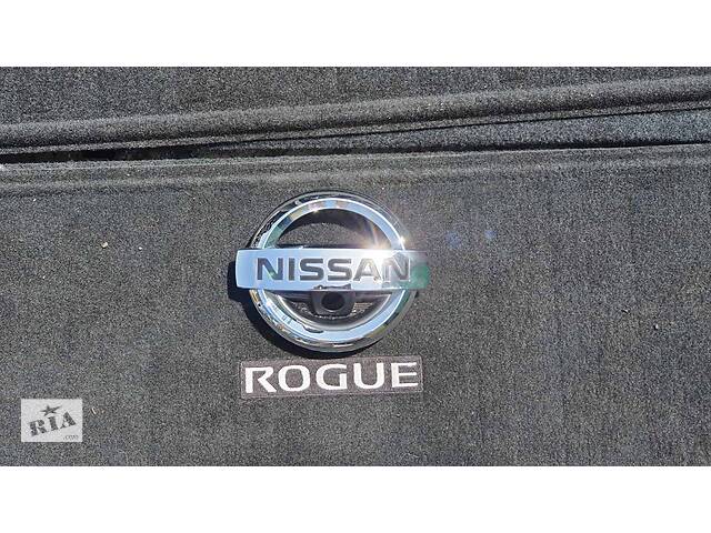 Эмблема под камеру Nissan Rogue Ниссан Рог 14-17