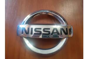Эмблема решетки радиатора Nissan Pathfinder 13-16