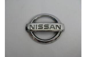 Емблема задня 90890-AU200 оригінал 100х85мм для Nissan Primera Р12