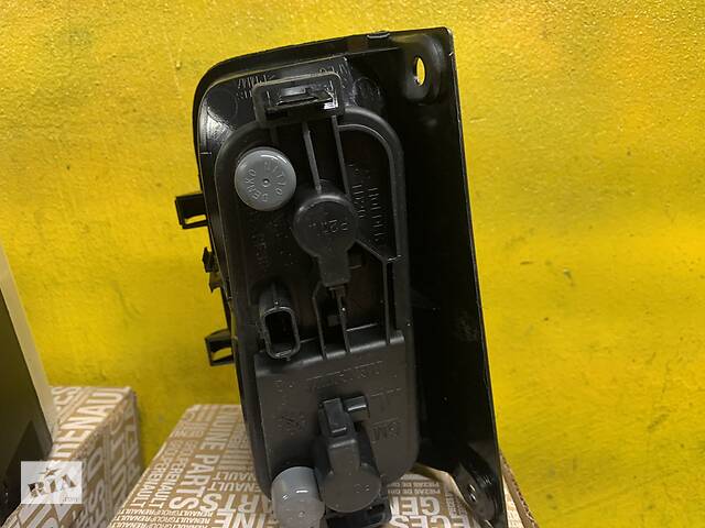 Фара фонарь заднего хода Renault Trafic 8200968070 - Фото 2