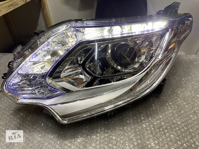 Фара передняя левая Mitsubishi L200,2015-2019,Led,оригинал,б.у, 8301C741