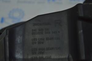 Фара передняя правая голая Acura MDX 14-16 дорест, LED (01) деф. стекла и 1 линзы 33100-TZ5-A01