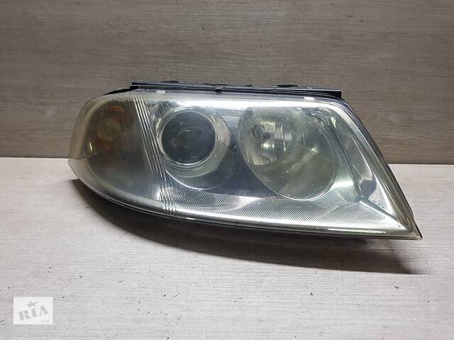 Фара права Volkswagen B5 Plus GP 2000-2005p. (HELLA)