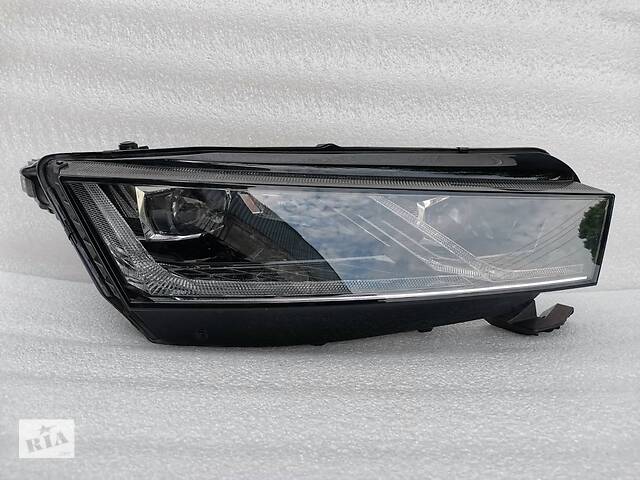 Фара права Skoda Octavia A8 2020-2023р.в. Full Led у зборі Crystal Lighting