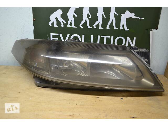 Фарі Renault Laguna 2: Фара в Снятині на ZAPCHASTI.RIA