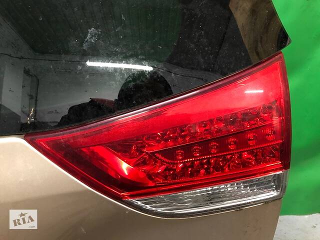 Фонарь внутренний TOYOTA SIENNA 11-16 8158008011