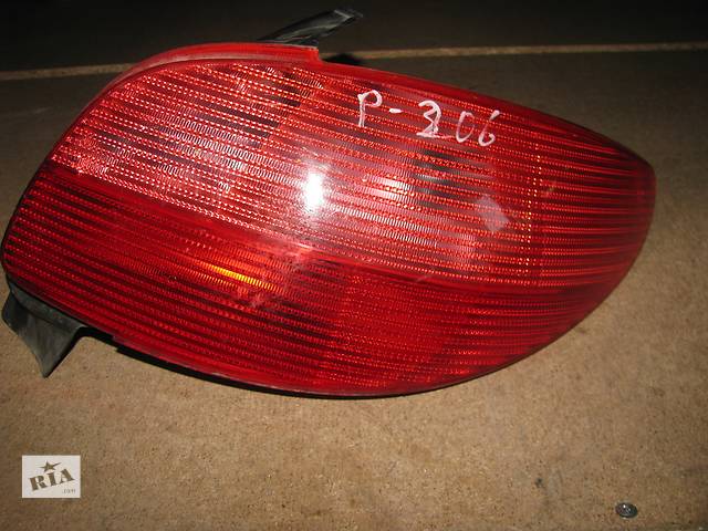 фонарь задний правый для Peugeot 206 1998-03