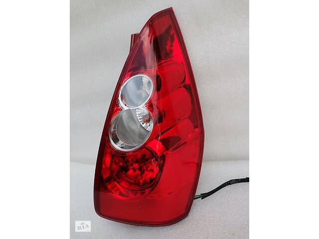 Фонарь задний правый стоп Mazda 5 2005-2008г.в. оригинал - Фото 1 Фонарь задний правый стоп Mazda 5 2005-2008г.в. оригинал - Фото 1