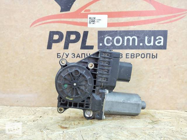 Ford Mondeo Mk3 2000-20007 моторчик стеклоподъемника передний правый 8 pin 0130821771