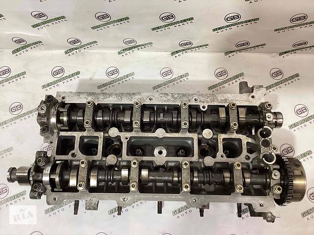 б/у Головка блока цилиндров двигателя (ГБЦ) Land Rover Range Rover Evoque 2013 LR028243