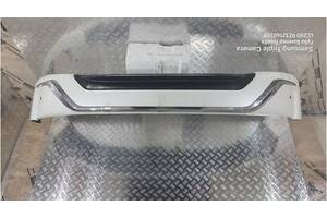 Губа Бампер Передний Toyota Land Cruiser 200 PZ32160095 (^0509221450 ^ 1209221540). Состояние разное.