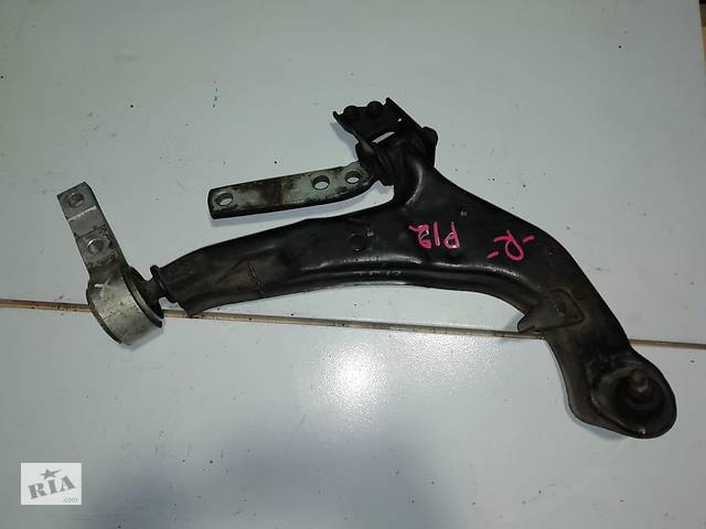 #5 Верхний рычаг с пыльниками от копейки - Nissan Primera (P11-144), 1,8 л, 2000