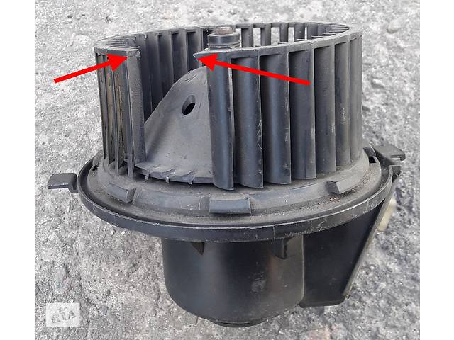 Б/у моторчик печки для легкового авто Volkswagen Golf II отломан смотрите на фото отправляем по предоплате 150 грн