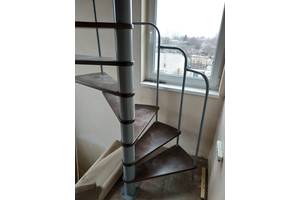 Сходи гвинтові внутрішні готові до установки