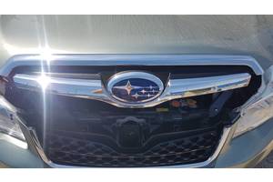 Решетка радиатора центральная (на капоте) Subaru Forester (SJ) 12-16