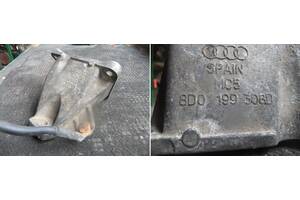 8D0199308D Б/у Кронштейн двигуна правий Audi A6 С-5 1998-2000р 8D0 199 308 D