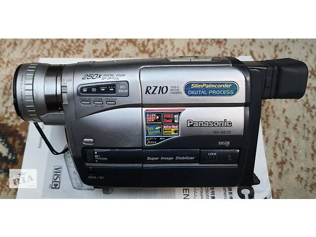 Видеокамера Panasonic RZ-10