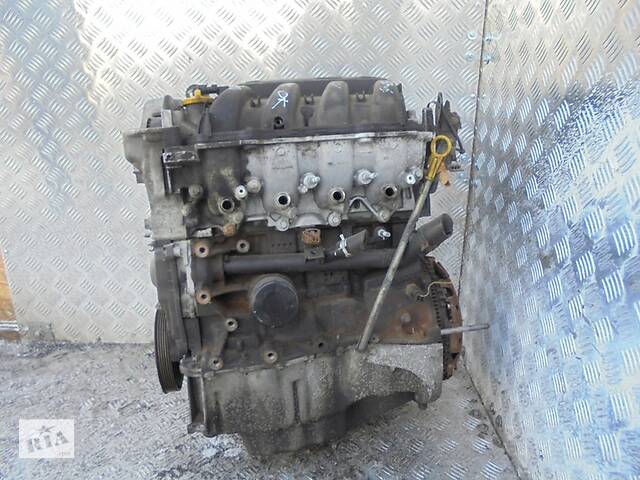 1.4 16V K4J740 двигатель Renault Megane SCENIC II 1.4 16V
