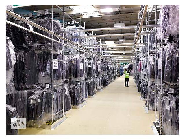 Рабочие на склад брендовой одежды H&M