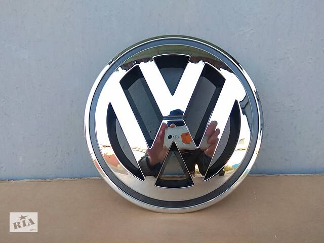новая ЭМБЛЕМА в решетку радиатора обычная знак значек эмблема значёк для Volkswagen Passat B6 2005 - 2010 год 3C0853600A