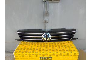 Новая решетка радиатора всборе с емблемою под радар / дистроник / для Volkswagen Jetta 2015-2017 год Производство Италия