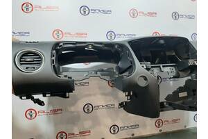 Торпедо передняя панель голая Nissan Pathfinder