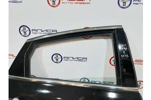 Дверь задняя правая цвет черный РХ8 Chrysler 200 15-17.