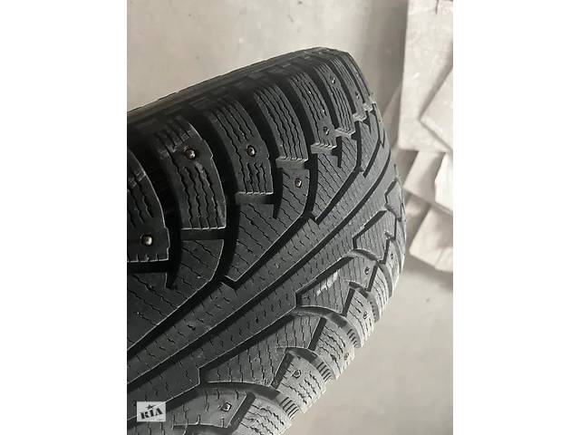 Продам комплект зимових шипованих шин Nokian 265/50/R20