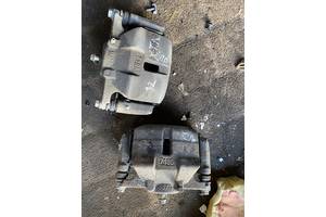 Суппорт передний правый тормозов nissan rogue