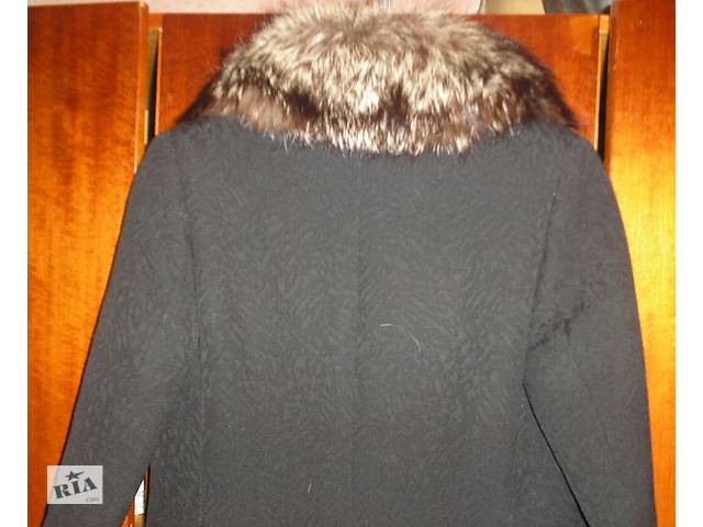 Зимове пальто з чорнобуркою - Фото 4