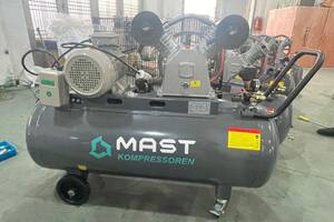 Поршневой компрессор MAST VA90/200L 400