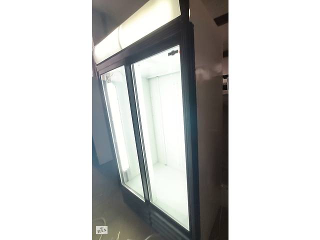 Продам морозильну вітрину (шафу) розсувні двері б/в.