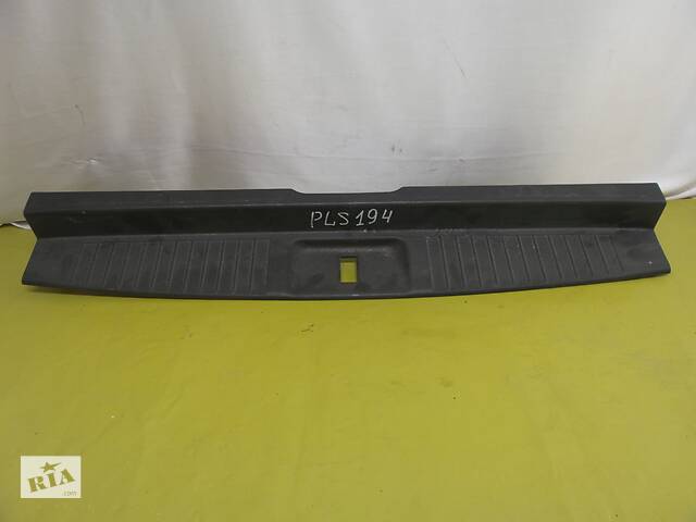 Jeep Cherokee Liberty KK 2008-2012 накладка порога багажника 1bu31xdvac