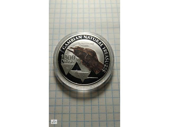1000 даласи. Узкорилый крокодил. Гамбия. 2015.