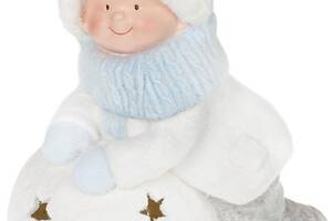 Фигура ceramic Малыш в шапке-оленя на снежке 435 см с LED-подсветкой Bona DP43077