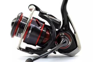 Котушка Daiwa 20 Fuego LT 2500-XH / (2160350 / 20004604)