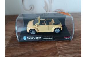 Машинка металева Volkswagen Beetle 1998 1:43.