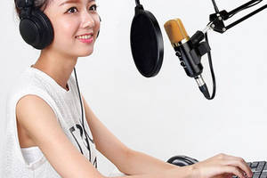 Микрофон студийный металлический XPRO Studio MIC со стойкой и ветрозащитой