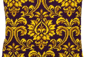 Набір для вишивання декоративної подушки Чарівниця Королівський гобелен 40×40 см V-302