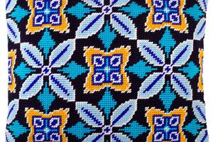 Набір для вишивання декоративної подушки Чарівниця Марокко 40×40 см V-235