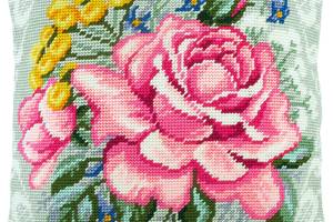 Набір для вишивання декоративної подушки Чарівниця Весняний букет 40×40 см V-273