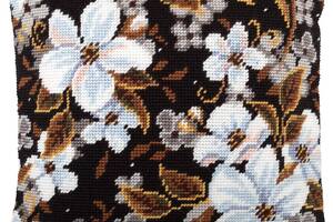 Набір для вишивання декоративної подушки Чарівниця Яблуневий цвіт 40×40 см V-249