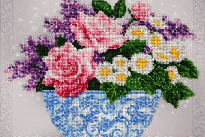 Набір для вишивки бісером 'Букет квітів' троянда, бузок, ромашки часткова викладка, 27.5х26 см