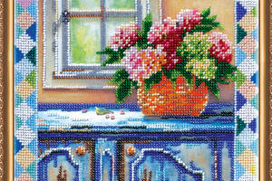 Набор для вышивки бисером на натуральном художественном холсте Абрис Арт Гортензия у окна AB-385