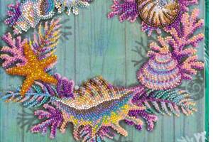 Набор для вышивки бисером на натуральном художественном холсте Абрис Арт Венок из ракушек AB-596